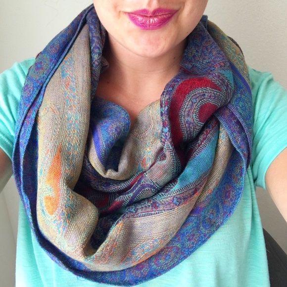 Multi Colored Scarf 🌺 - Picture 1 of 2