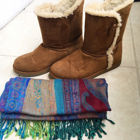 Multi Colored Scarf 🌺 - Picture 2 of 2