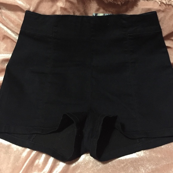 Urban Outfitters Pants - Kimchi Blue high waisted shorts