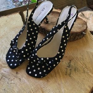 Polka dots and bows and peep toes! Kitten heels oh