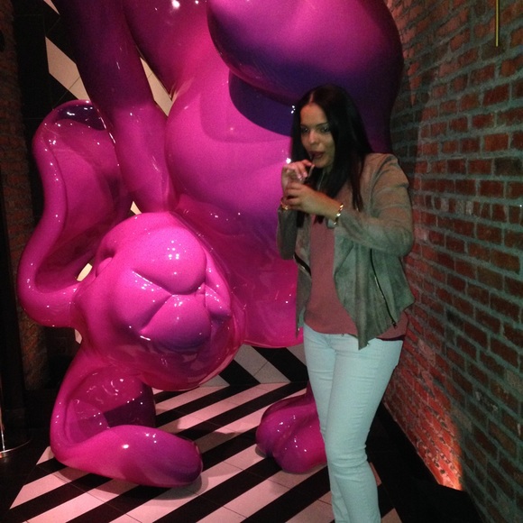 Meet your Posher, Crystal