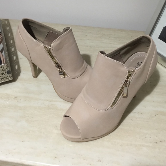 Nude booties - Picture 1 of 2