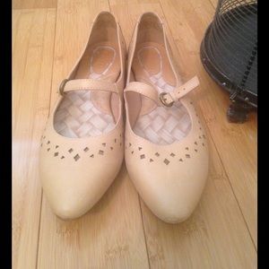 Born leather cream color flats