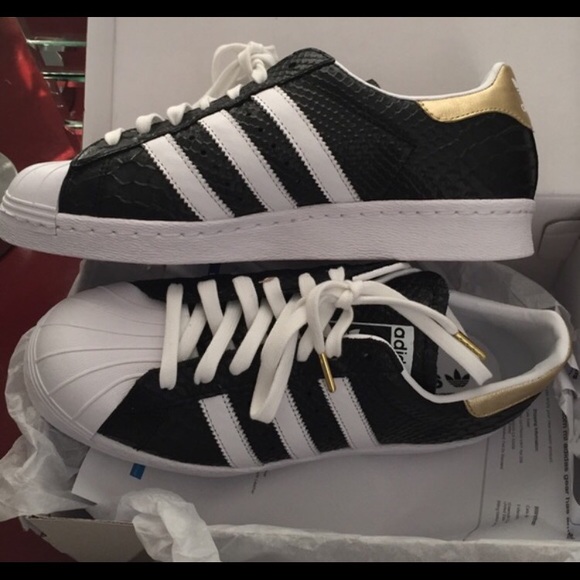 Custom adidas superstar