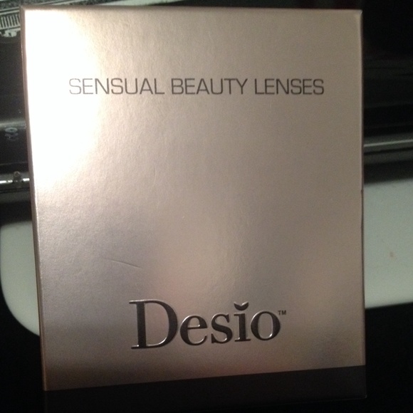 Desio innocent white