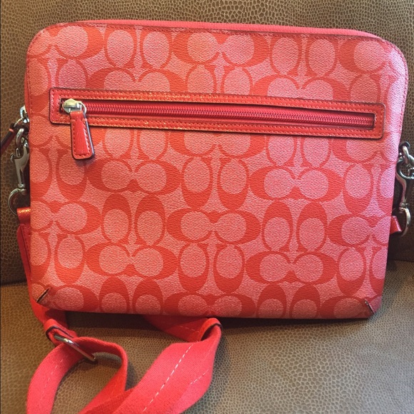 *SOLD* Coach Signature Stripe Crossbody SO cute! - Picture 2 of 3
