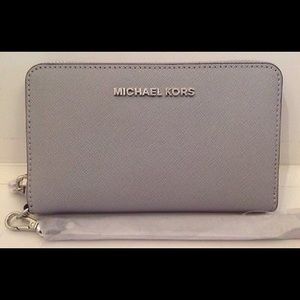 Michael Kors  Flat  Wallet with Silver Hardware