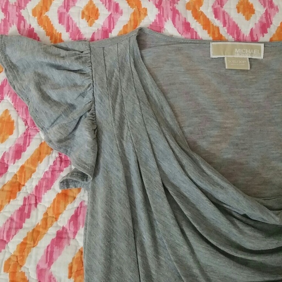 Michael Kors heather grey top w/flutter sleeves