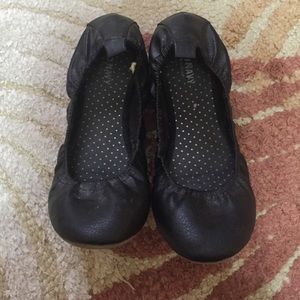Old navy black stretchy flats