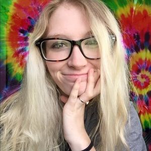 Meet your Posher, Corrine