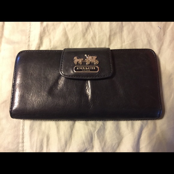 Coach Handbags - 🚫SOLD🚫 Black Coach wallet