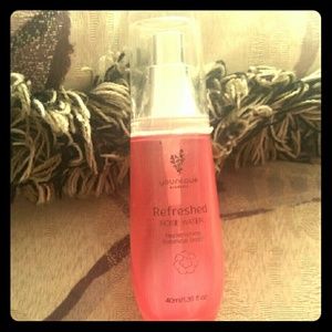 Refreshed rose water tonic