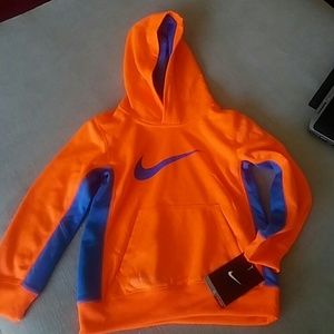 Nike hoodie (boys 5)