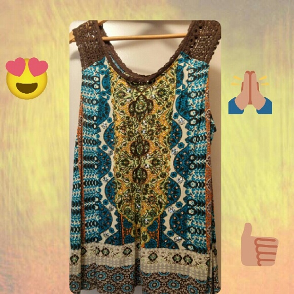 Beautiful Multicolored Short Sleeveless Blouse - Picture 1 of 1