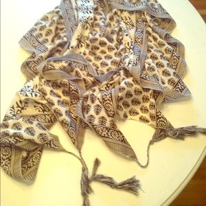 Gorgeous Anthropologie Scarf. Black and Cream.