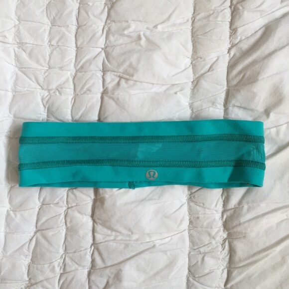 Rare (no longer sells) lulu lemon headband.