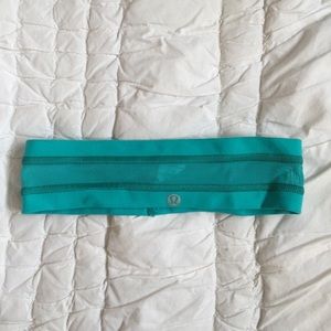 Rare (no longer sells) lulu lemon headband.