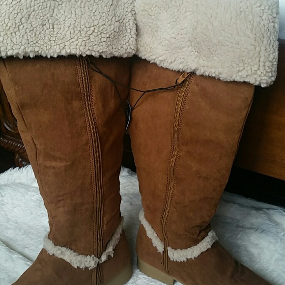 Brand new fur sheep boots - Picture 2 of 4