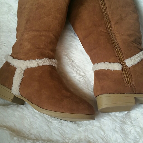 Brand new fur sheep boots - Picture 3 of 4