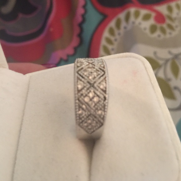 Beautiful sterling lace Cz ring - Picture 2 of 4