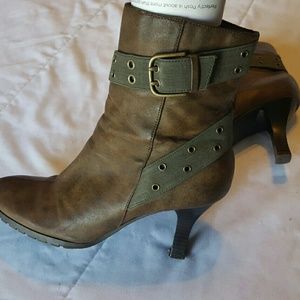 Flash Sale! Predictions Woman's Boots