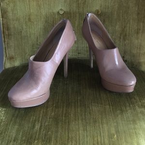 Nine West Tan/Nude Ankle Booties. Super cute Sz7.5