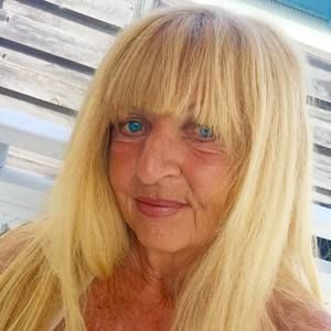 Meet your Posher, Linda