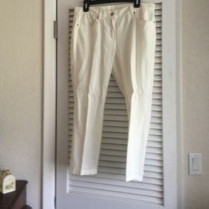 Linen and cotton capris off white