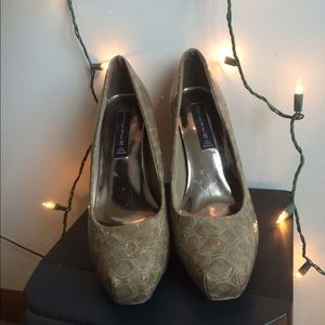 ✨Steven by Steve Madden Tan Alligator Skin heels✨