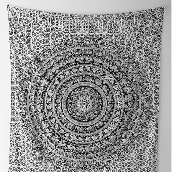 Urban Outfitters Accessories - 🌿 Boho black white elephant tapestry twin NWT 🐘