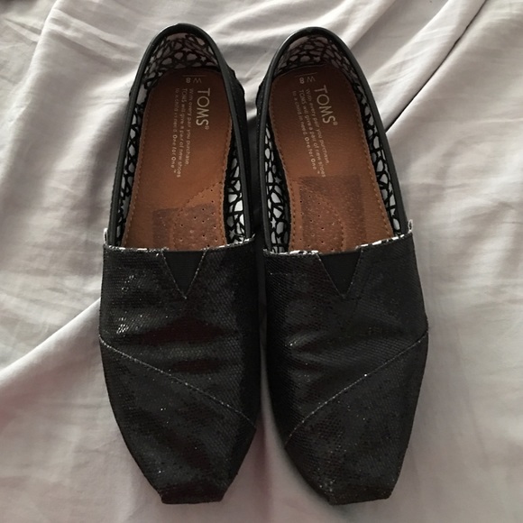 Black glitter toms