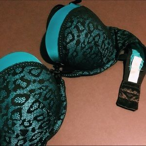 VS very sexy plunge push up 34D