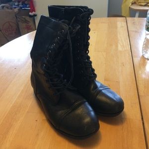 Lace up black combats!