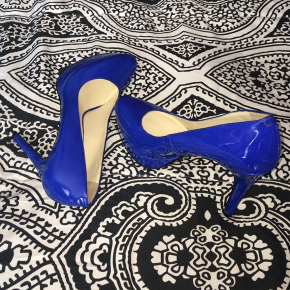 Electric blue Nine West heel!