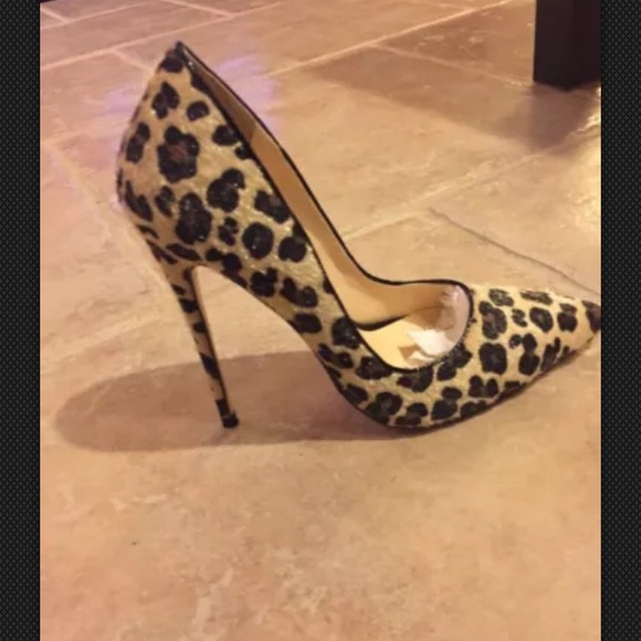 Leopard print stiletto heels sz 8 -fits like 7/7.5