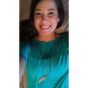 Meet your Posher, Cassandra