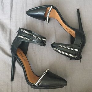 Pointed-toe Heels