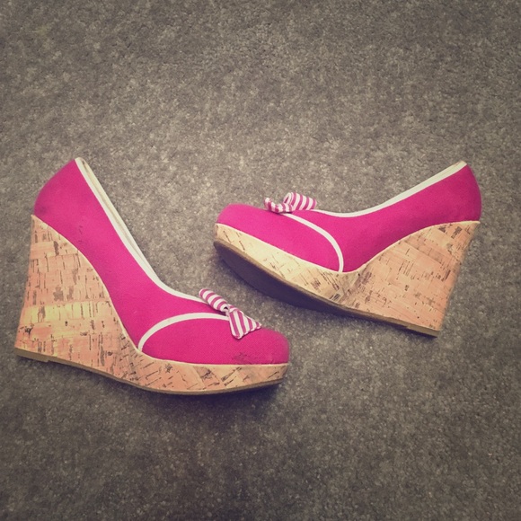 Pink wedges