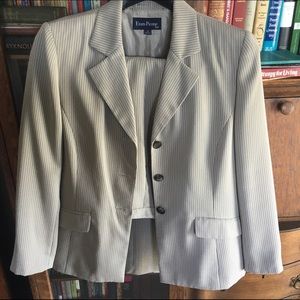 Women's pant suit