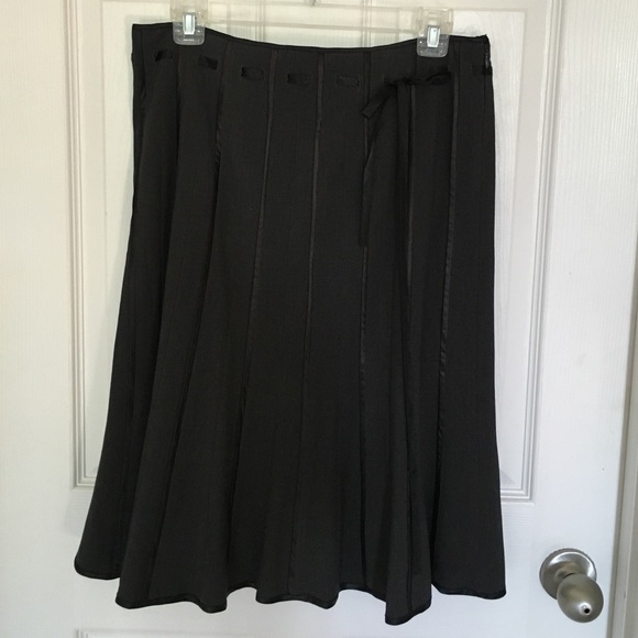 For the republic, medium, gray skirt