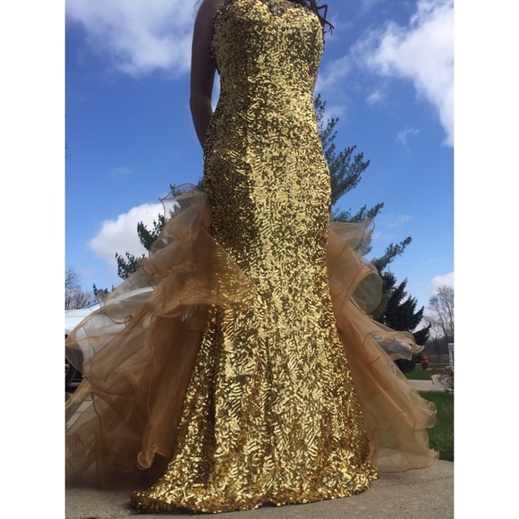 Gold sequin dress - Picture 2 of 4