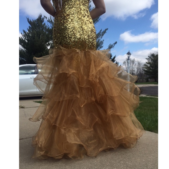 Gold sequin dress - Picture 3 of 4