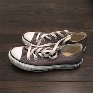 Converse in gray size 6