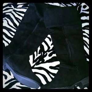 NWT black boots