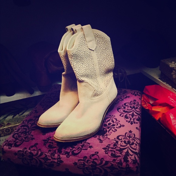 Cowboy suede boots