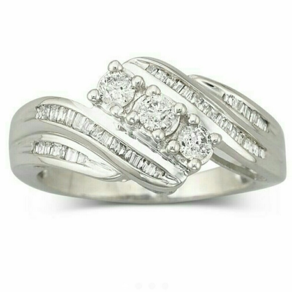 Size 7 diamond white gold ring