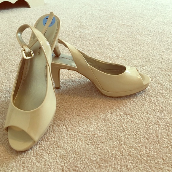 Nude sling back pumps