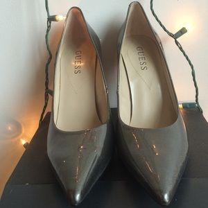 ✨Grey Silver Guess Heels✨