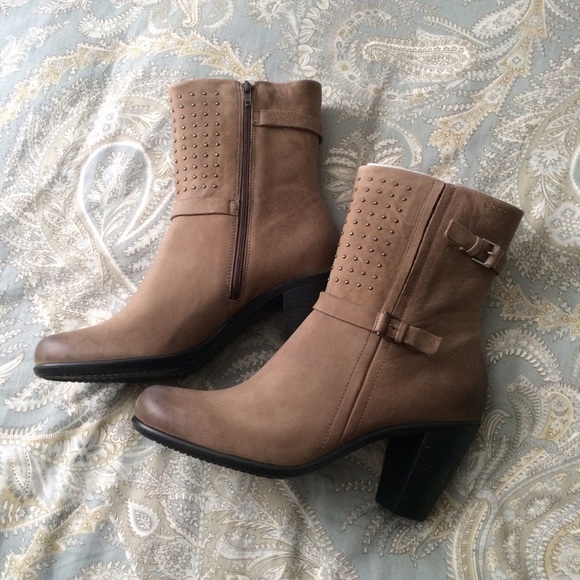 ECCO Touch 75 Mid Cut Bootie - Picture 2 of 3