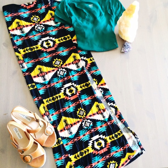 Body Central Dresses & Skirts - Tribal Print Maxi Skirt